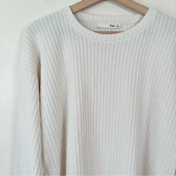 Aritzia Womens Size Medium Rudko Long Sleeve Ribbed Crop Top - Picture 7 of 15